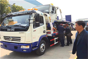 汕头汽车道路救援拖车价格